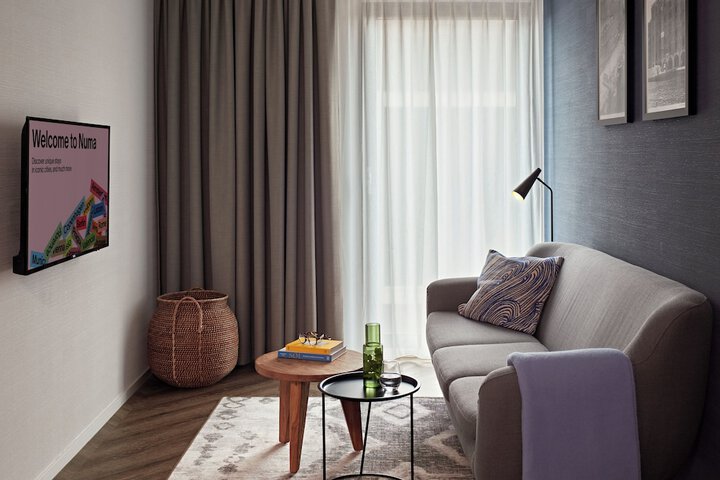 Room 27 of 60
