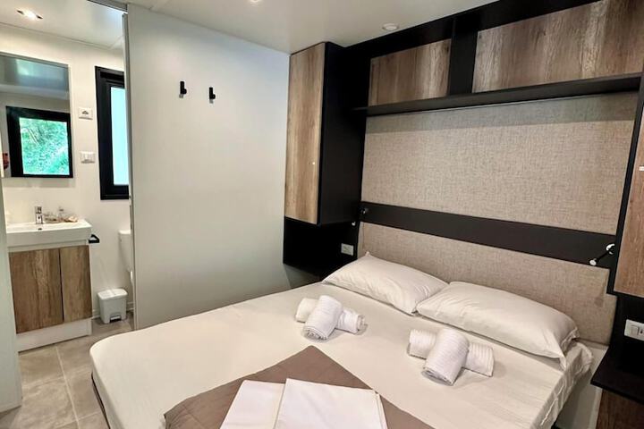 Room 29 of 168