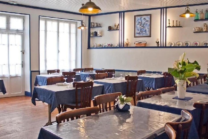 Dining 7 of 10