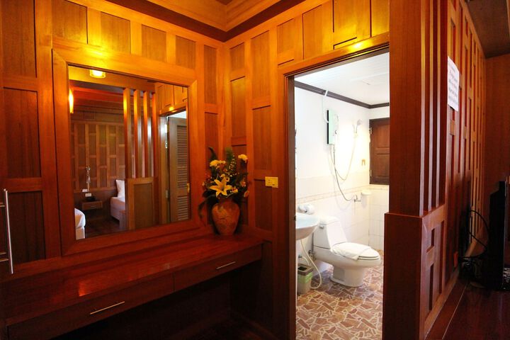 Room 32 of 45