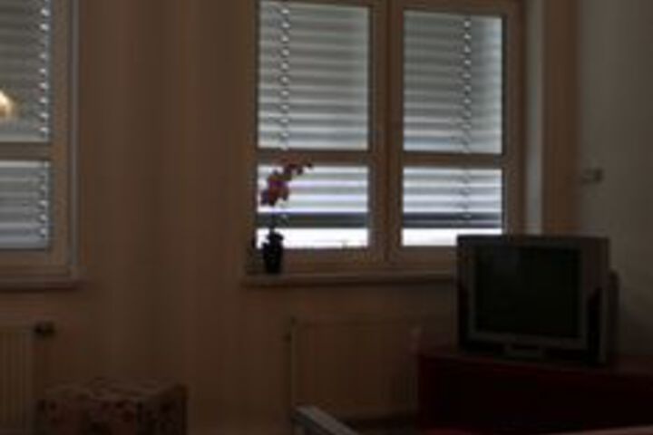 Room 7 of 11