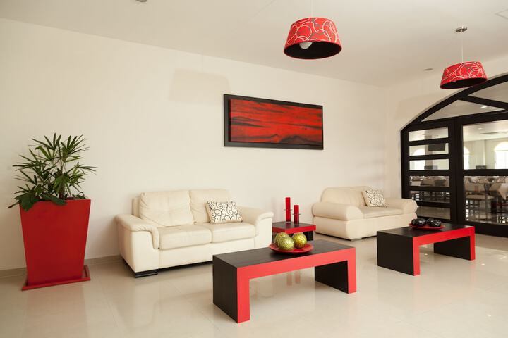 Guest Lobby