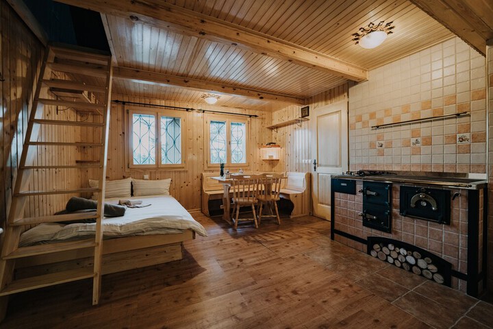 Room 5 of 23