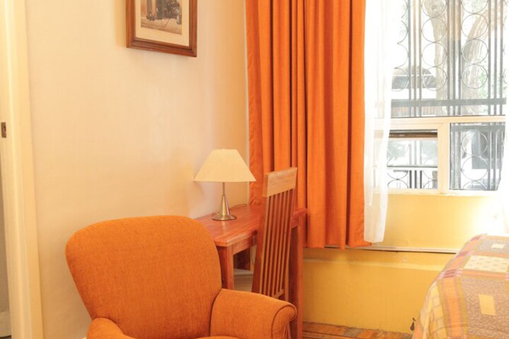 Room 33 of 86