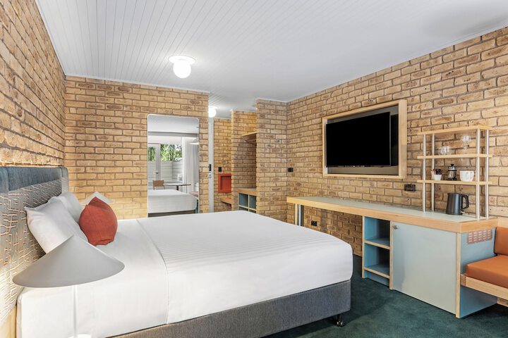Room 3 of 31