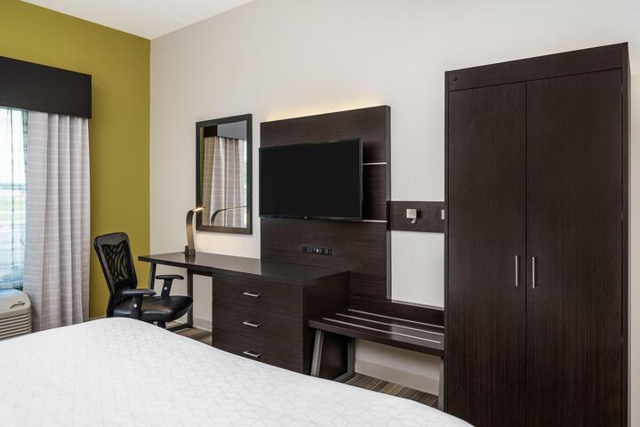Standard Room, King or Two Doubles (3 of 3)