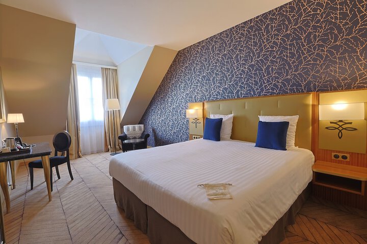 Room 16 of 72