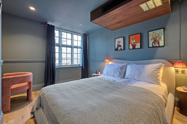 Room 14 of 28