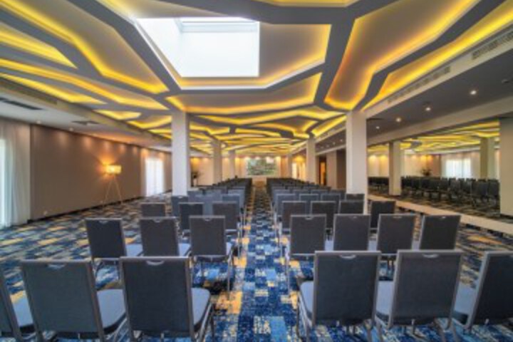 Ballroom/Hall 25 of 58