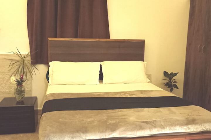 Room 4 of 43