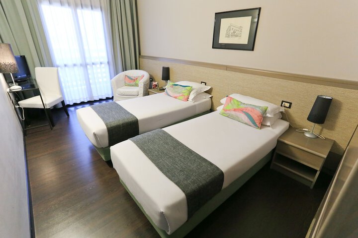Room 7 of 34