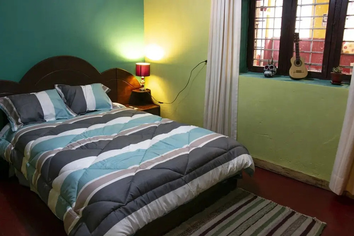 Room 6 of 12