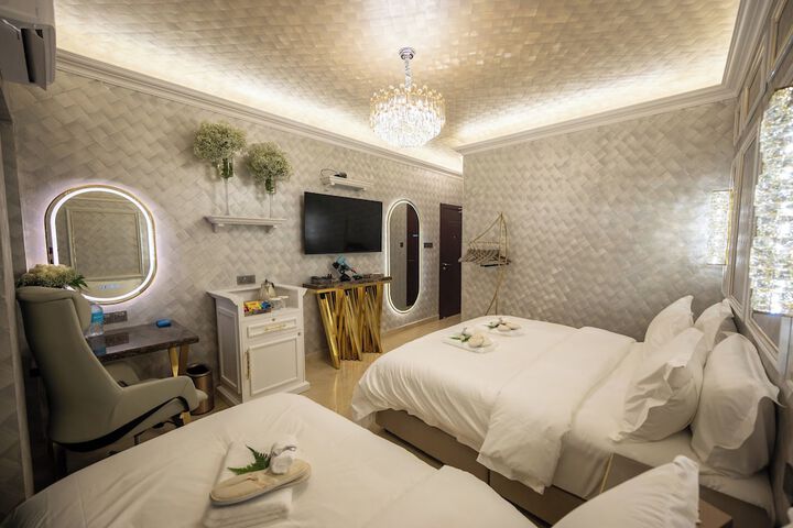 Room 80 of 285