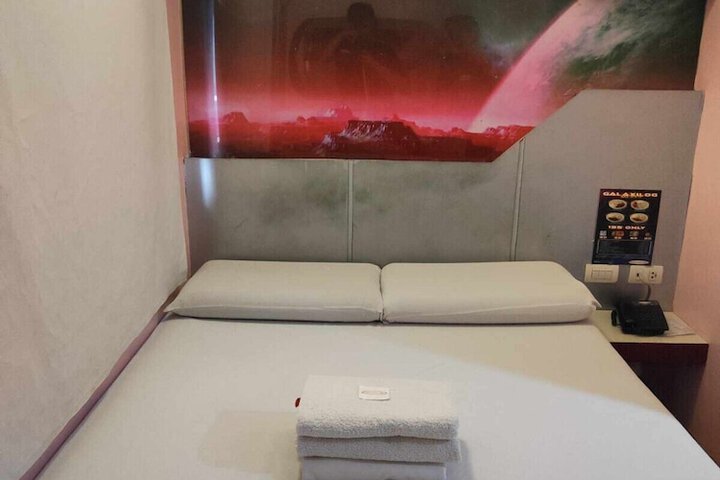 Room 9 of 23