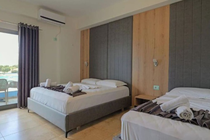 Room 18 of 48