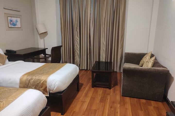 Room 5 of 22