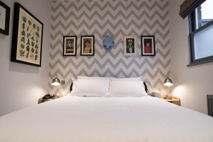 Room 2 of 64