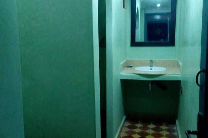 Room 21 of 40