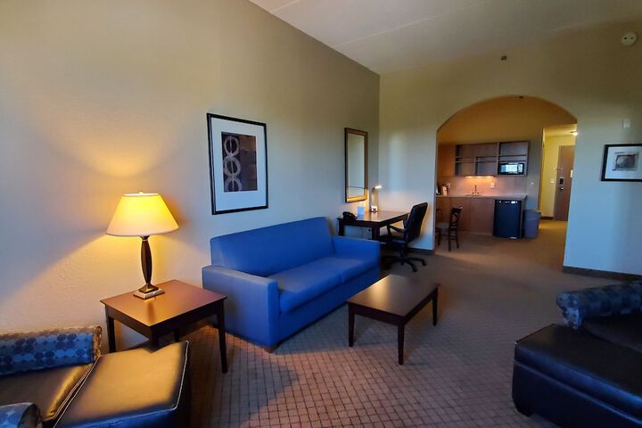 Room 40 of 85
