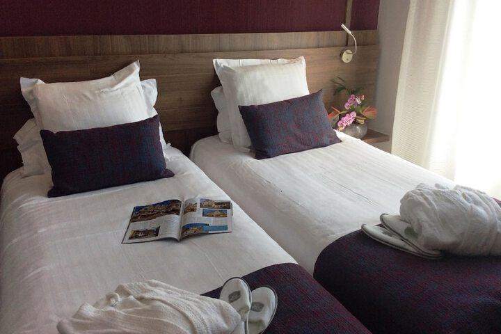 Room 10 of 52
