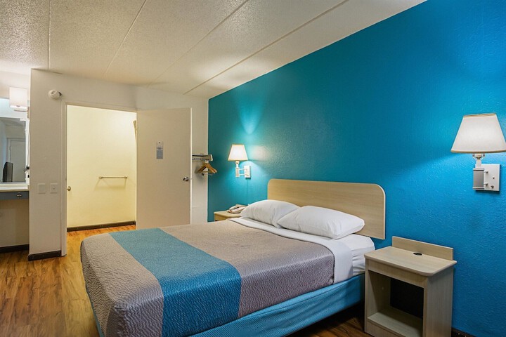 Room 8 of 47