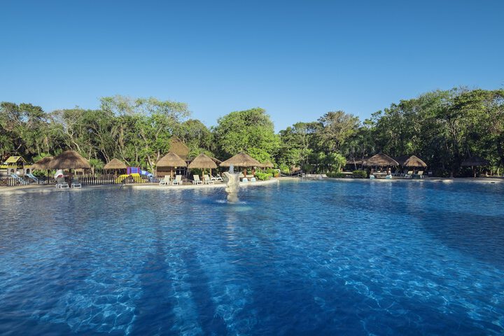 Hotel with Pool