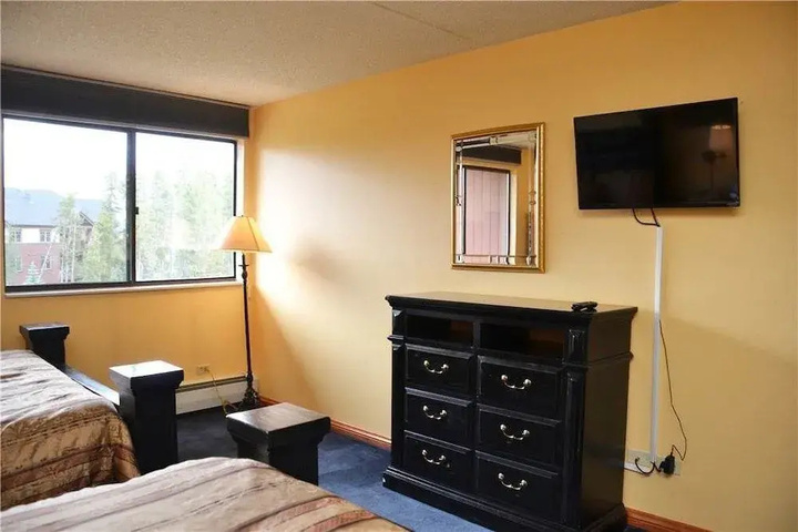 Room 2 of 22
