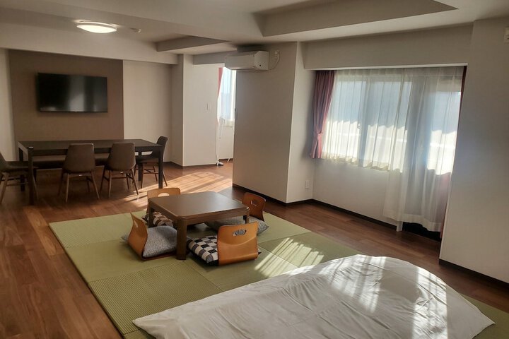 Room 16 of 49