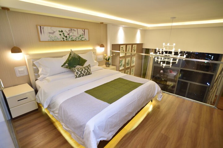 Room 9 of 48