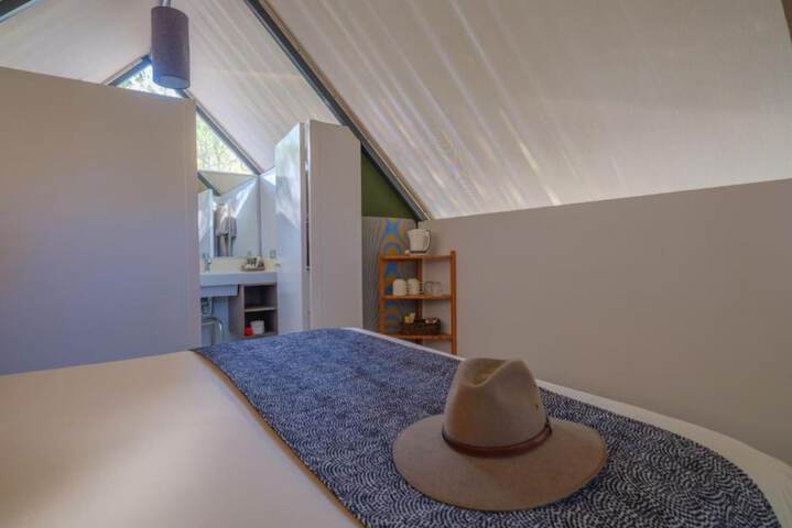 Room 5 of 27