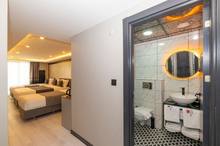 Room 25 of 41