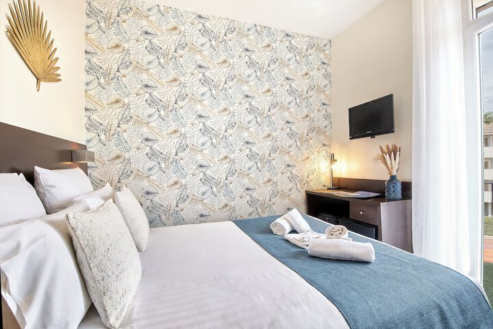 Room 5 of 22