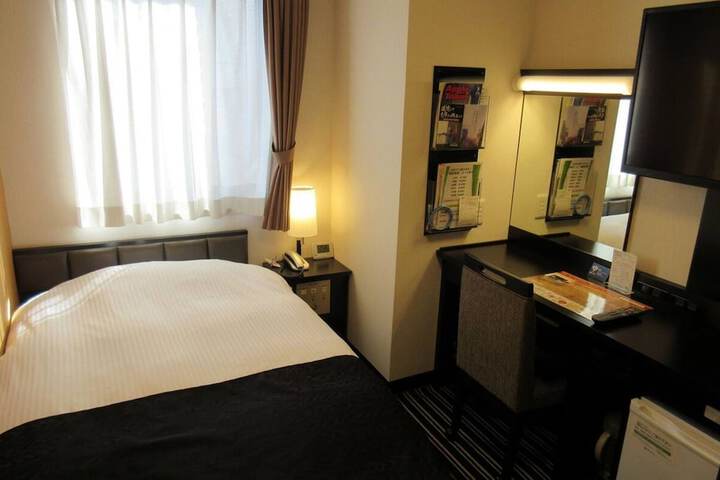 Room 7 of 25