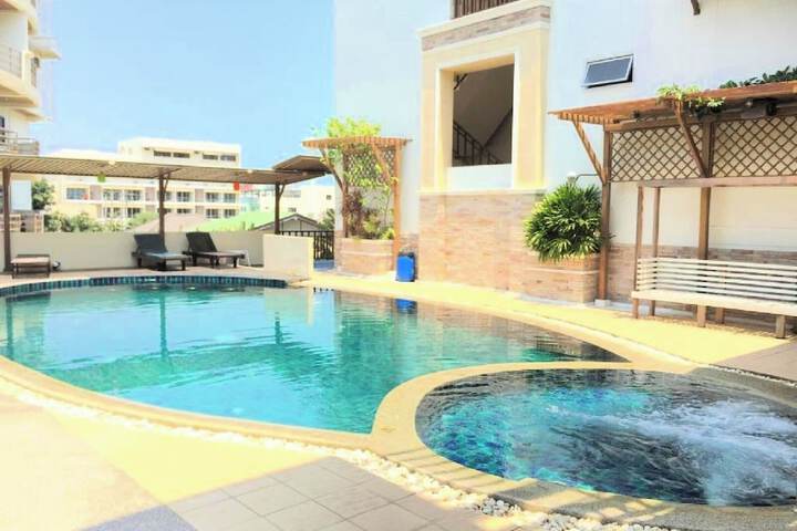 Hotel Pool
