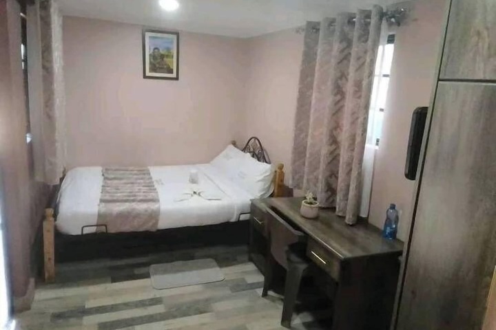 Room 12 of 26
