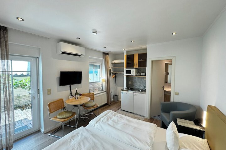 Room 15 of 113