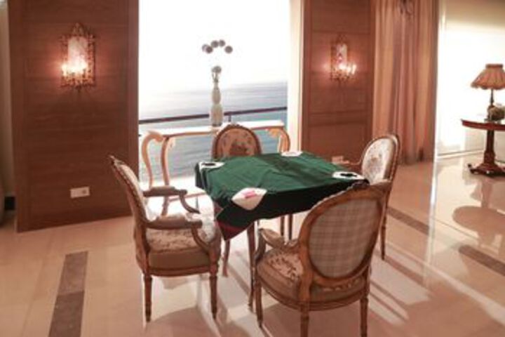 Room 11 of 23