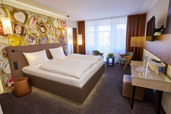 Room 9 of 50