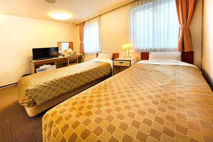 Room 10 of 30