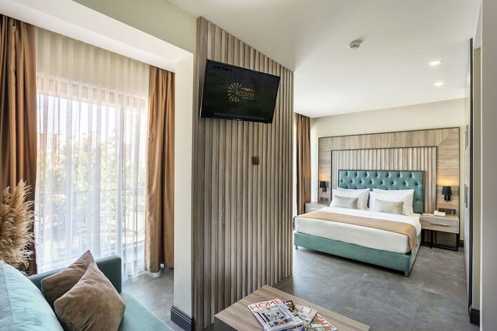 Room 15 of 44