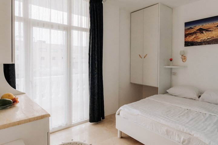 Room 51 of 98