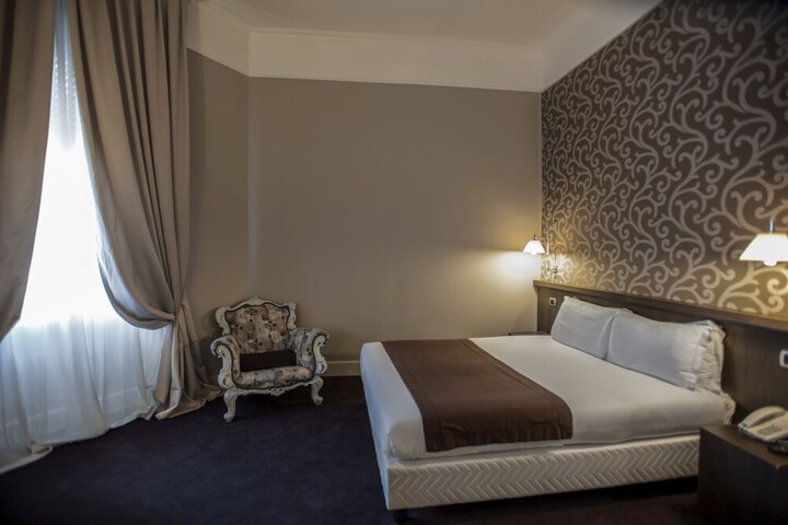 Room 37 of 53