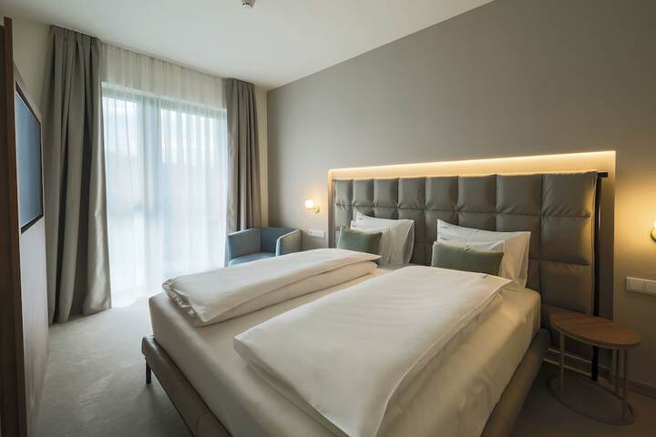 Room 10 of 117
