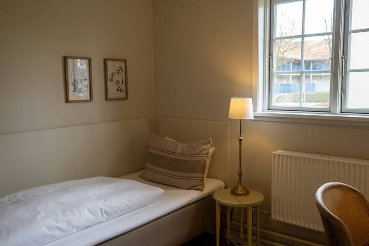 Room 54 of 151