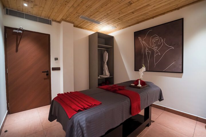 Room 44 of 90