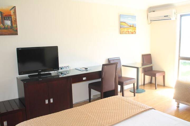 Room 9 of 47