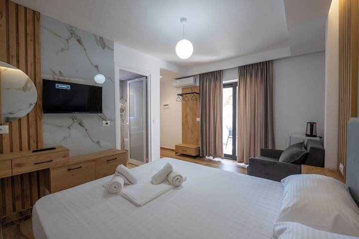 Room 14 of 82