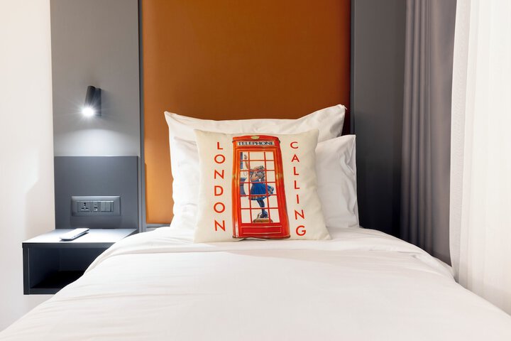 Room 46 of 82