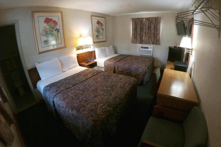 2 Double Beds (1 of 6)