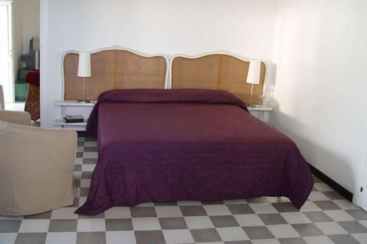 Room 42 of 115